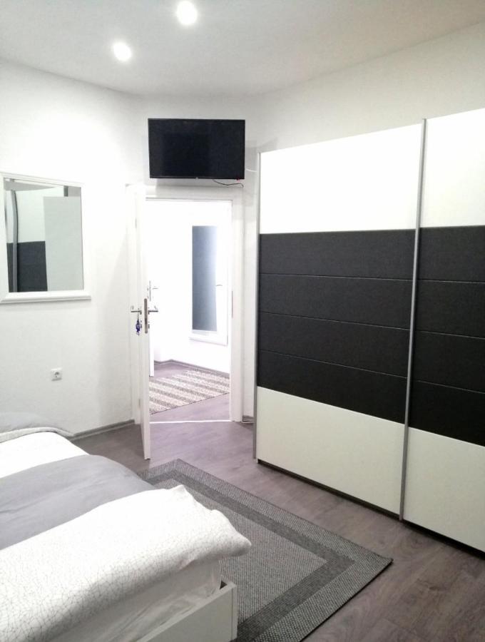 Apartman Din ترافنيك المظهر الخارجي الصورة